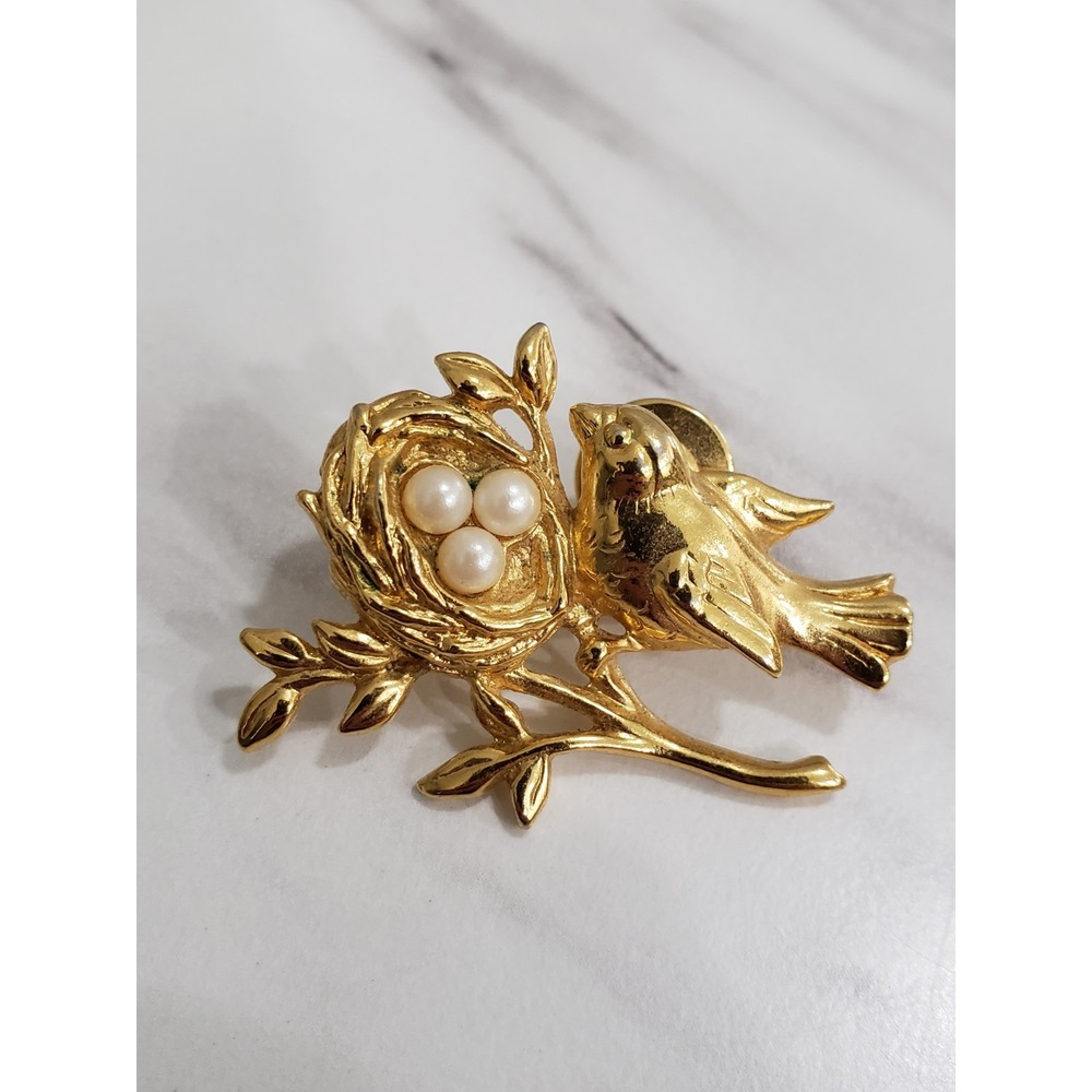 Avon Vintage 1991 "Mother's‎ Nest Pin"